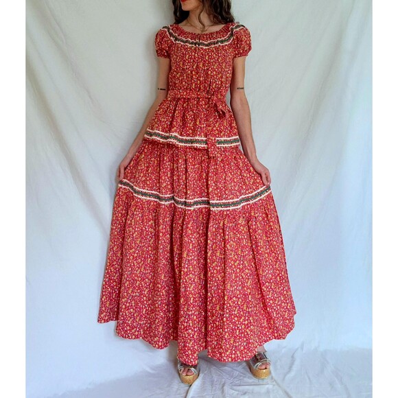 1940s Vintage Tiered Calico Puff Sleeve Maxi Dress: 40s Floral Gown, XS/S - Picture 13 of 13